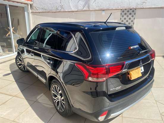 MITSUBISHI-OUTLANDER-2.2 4X4 16V DIESEL 4P AUTOMÁTICO MITSUBISHI-OUTLANDER-2015
