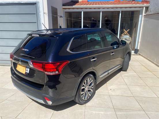 MITSUBISHI-OUTLANDER-2.2 4X4 16V DIESEL 4P AUTOMÁTICO MITSUBISHI-OUTLANDER-2015