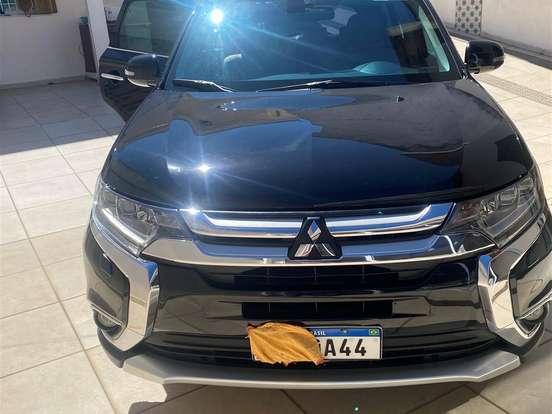 MITSUBISHI-OUTLANDER-2.2 4X4 16V DIESEL 4P AUTOMÁTICO MITSUBISHI-OUTLANDER-2015