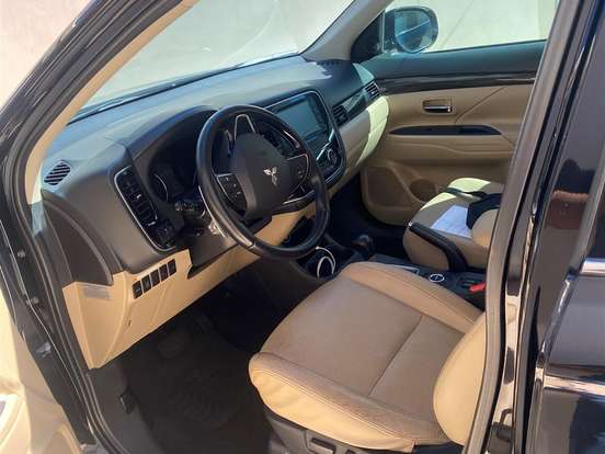 MITSUBISHI-OUTLANDER-2.2 4X4 16V DIESEL 4P AUTOMÁTICO MITSUBISHI-OUTLANDER-2015