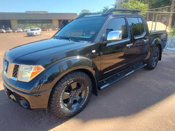 NISSAN FRONTIER 2.5 LE 4X4 CD TURBO ELETRONIC DIESEL 4P AUTOMÁTICO