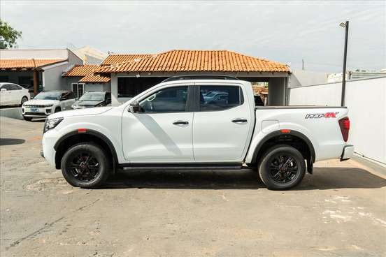 NISSAN-FRONTIER-2023