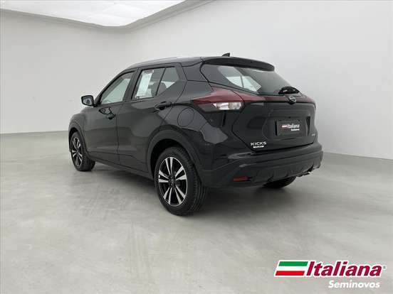 NISSAN-KICKS PLAY-2025