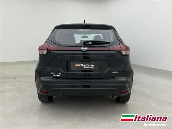 NISSAN-KICKS PLAY-2025