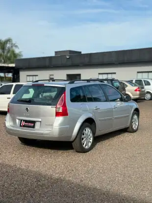 NISSAN-LIVINA-2012