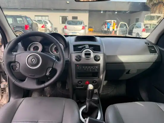 NISSAN-LIVINA-2012
