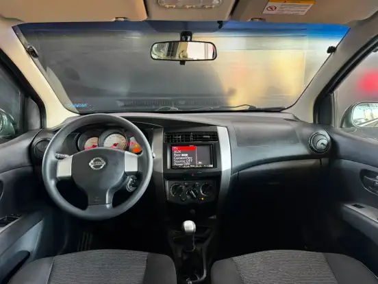 NISSAN-LIVINA-2013