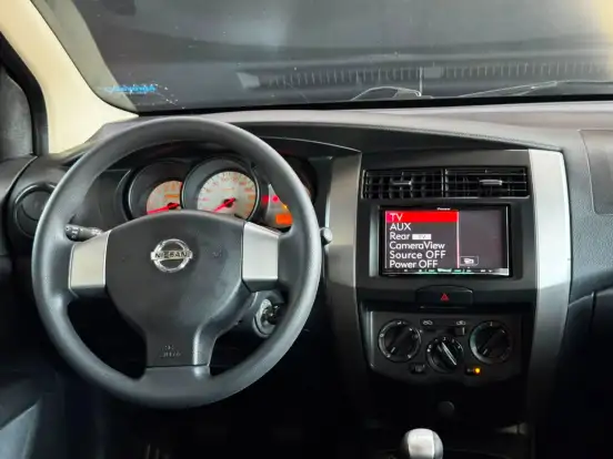 NISSAN-LIVINA-2013
