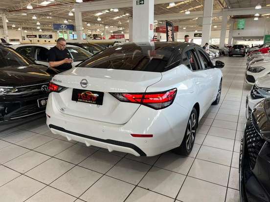 NISSAN-SENTRA-2023