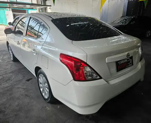 NISSAN-VERSA-2019