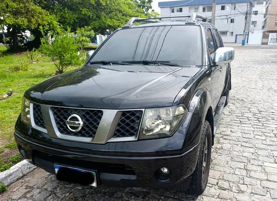 NISSAN FRONTIER 2.5 LE 4X4 CD TURBO ELETRONIC DIESEL 4P AUTOMÁTICO