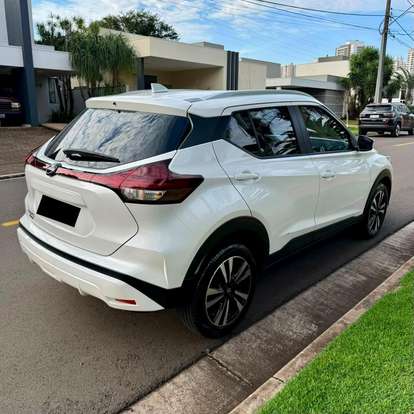 NISSAN-KICKS PLAY-2025