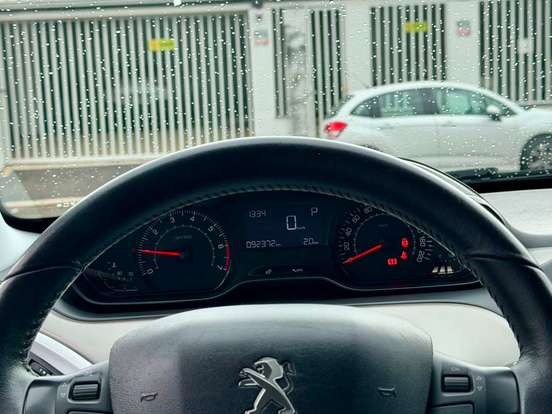 PEUGEOT-2008-1.6 16V FLEX STYLE 4P AUTOMÁTICO PEUGEOT-2008-2018