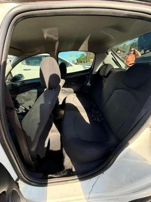 PEUGEOT-207-2012
