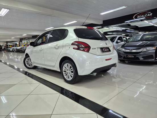 PEUGEOT-208-2017