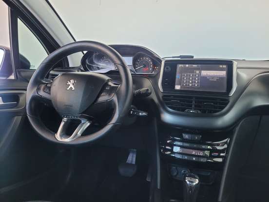 PEUGEOT-208-1.6 GRIFFE 16V FLEX 4P AUTOMÁTICO PEUGEOT-208-2014