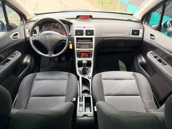 PEUGEOT-307-1.6 PRESENCE 16V FLEX 4P MANUAL PEUGEOT-307-2011