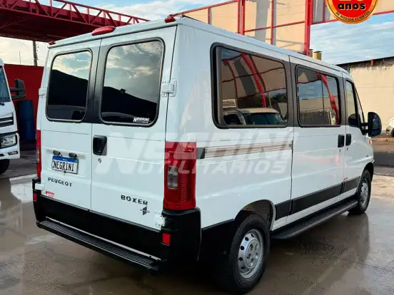 PEUGEOT-BOXER-2.3 HDI 330 PASSAGEIRO 16 LUGARES 8V DIESEL 3P MANUAL PEUGEOT-BOXER-2011