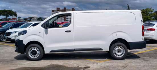 PEUGEOT-EXPERT-2025