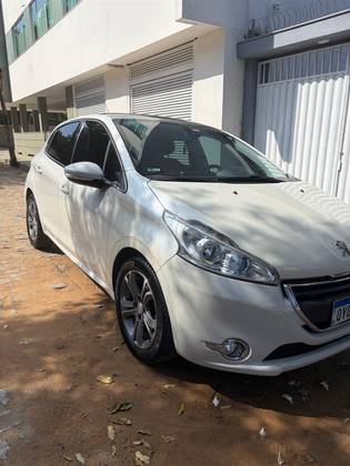 PEUGEOT 208 1.6 GRIFFE 16V FLEX 4P AUTOMÁTICO