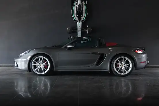 PORSCHE-718-2019