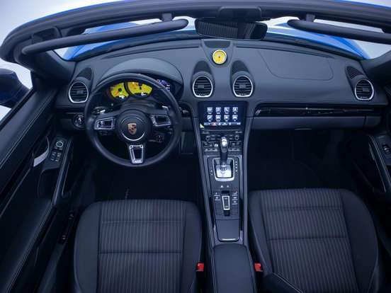 PORSCHE-718-2023