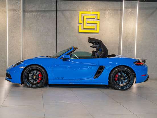 PORSCHE-718-2021