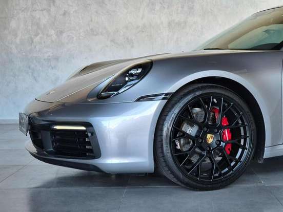 PORSCHE-911-2020