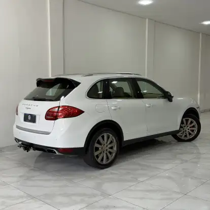 PORSCHE-CAYENNE-2013