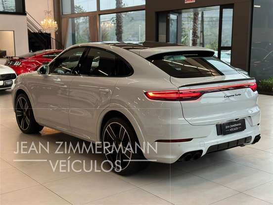PORSCHE-CAYENNE-2021