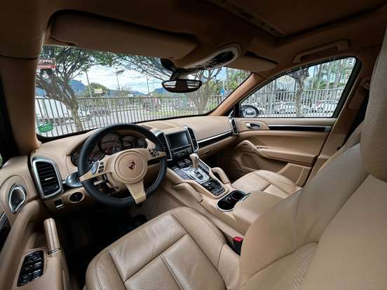 PORSCHE-CAYENNE-2013