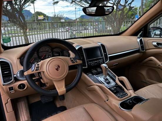 PORSCHE-CAYENNE-2013