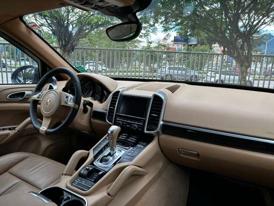 PORSCHE-CAYENNE-2013