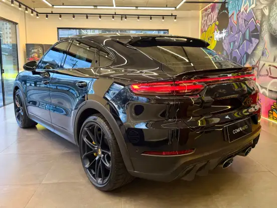PORSCHE-CAYENNE-2022