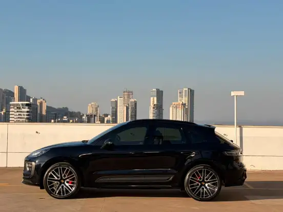 PORSCHE-MACAN-2023
