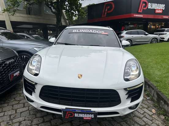 PORSCHE-MACAN-2016