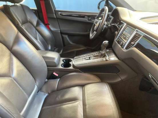 PORSCHE-MACAN-2014