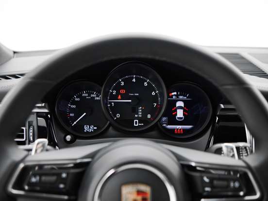 PORSCHE-MACAN-2025