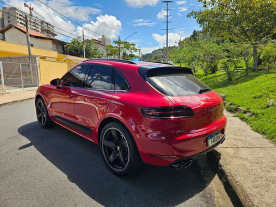PORSCHE-MACAN-2017