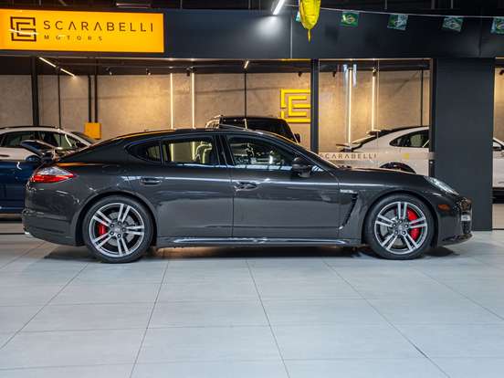PORSCHE-PANAMERA-2011