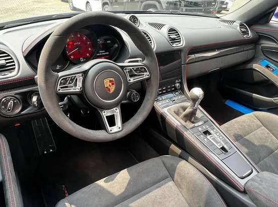 PORSCHE-718-2024