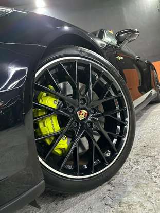 PORSCHE-PANAMERA-2017