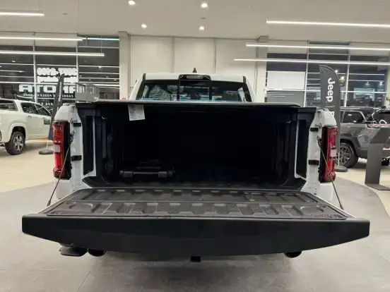 RAM-1500-3.0 HURRICANE 6 BITURBO GASOLINA LARAMIE NIGHT EDITION CD 4X4 AUTOMÁTICO RAM-1500-2026