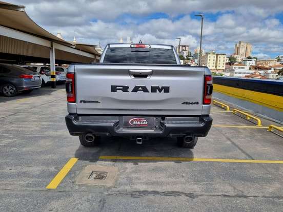 RAM-1500-5.7 V8 GASOLINA REBEL CD 4X4 AUTOMÁTICO RAM-1500-2021