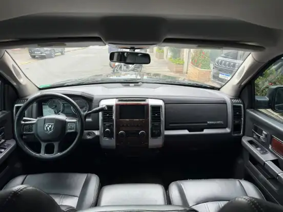RAM-2500-6.7 LARAMIE 4X4 CD I6 TURBO DIESEL 4P AUTOMÁTICO RAM-2500-2011