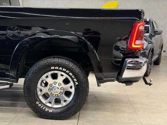 RAM-3500-6.7 I6 TURBO DIESEL LARAMIE CD 4X4 AUTOMÁTICO RAM-3500-2022
