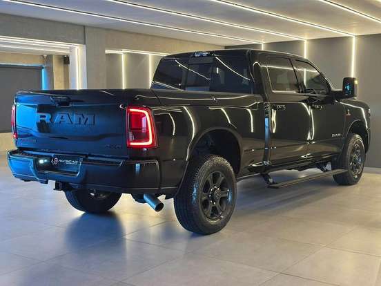 RAM-3500-6.7 I6 TURBO DIESEL LARAMIE NIGHT EDITION CD 4X4 AUTOMÁTICO RAM-3500-2025