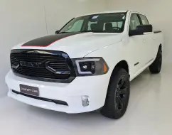 RAM CLASSIC 5.7 V8 GASOLINA LARAMIE NIGHT EDITION CD 4X4 AUTOMÁTICO RAM CLASSIC 5.7 V8 GASOLINA LARAMIE NIGHT EDITION CD 4X4 AUTOMÁTICO