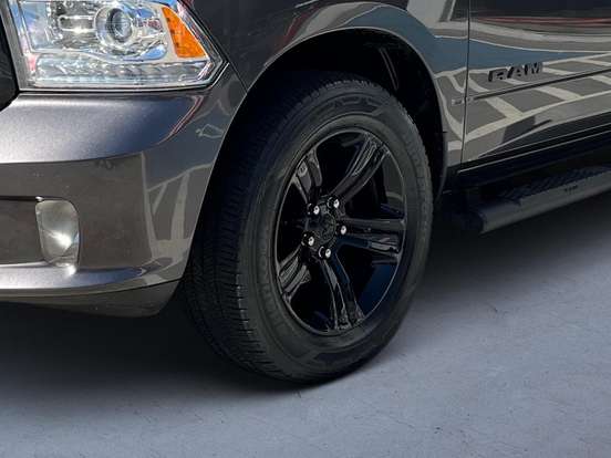 RAM-CLASSIC-5.7 V8 GASOLINA LARAMIE CD 4X4 AUTOMÁTICO RAM-CLASSIC-2023