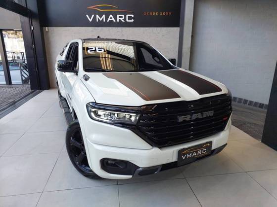RAM RAMPAGE 2.0 HURRICANE 4 TURBO GASOLINA R/T 4X4 AUTOMÁTICO